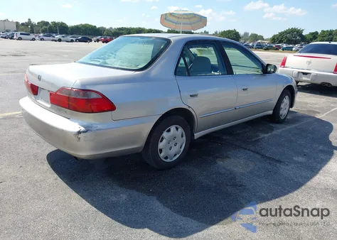 1998 Honda Accord Lx z USA, uszkodzony, nr VIN 1HGCG5645WA212204